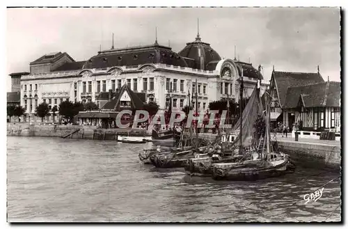 Trouville - Le casino et les Barques de Pechs - Ansichtskarte AK