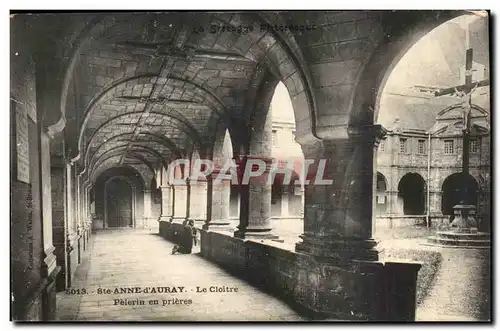 Sainte Anne d&#39Auray Cartes postales Le cloitre Pelerins en prieres