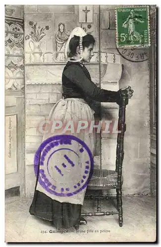 Quimper Cartes postales Jeune fille en priere (folklore coiffe)