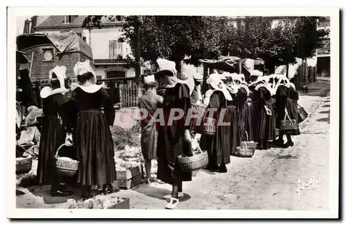 Pont Aven Jour de marche