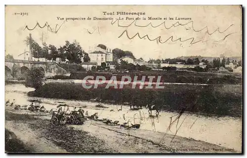 Toul Cartes postales Vue perspective de Domamrtin Le pont sur la Moselle et les laveuses