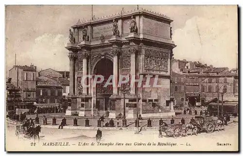 Marseille - L&#39arc de Triomphe eleve aux Goires de la Republique - cheval - horse drawn carriage -