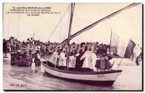 Les Saintes maries de la Mer Cartes postales Camargue La procession des Saintes MAries au bord de la mer