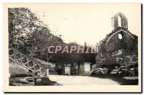 Les Baux Ansichtskarte AK place de l&#39eglise et chapelle des Penitents Blancs 16eme