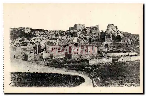 Les Baux Ansichtskarte AK Vue panoramique des ruines de l&#39ancien hopital de l&#39eglise St Blaise et du chatea