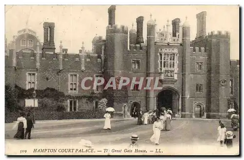 Angleterre - England - Hampton COurt Palace - The Great Guard House - period clothing -- Cartes postales