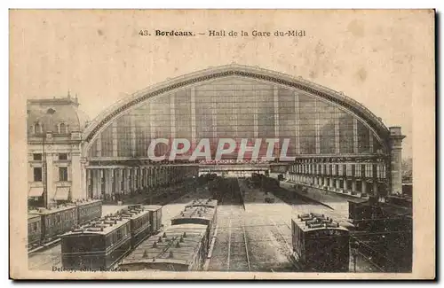 Bordeaux - Hall de la Gare du Midi - train and the interesting station building - Cartes postales