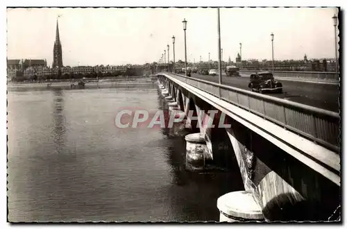 Bordeaux - Le Pont sur La Garonne - Automobile Eglise et Tour St Michel - Cartes postales