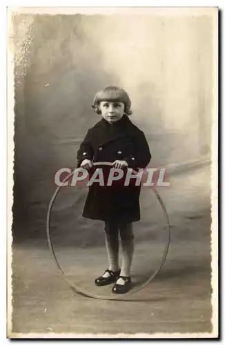 CARTE PHOTO Enfant au cerceau