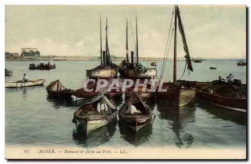 Algerie Alger Ansichtskarte AK Bateaux de peche au port (boat ship)