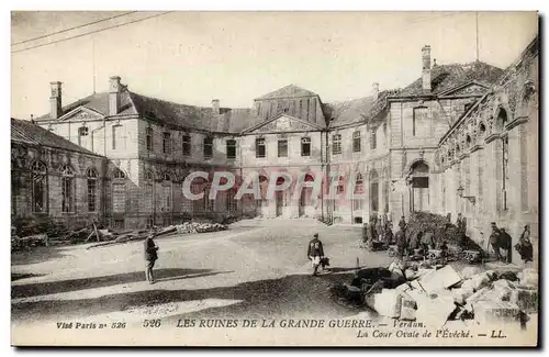 Verdun -Les Ruines de la Grande Guerre - La Cour Ovale de l'Eveche - Cartes postales