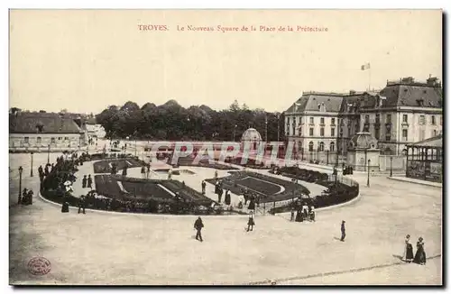 Troyes Cartes postales Le nouveau square de la place de la Prefecture