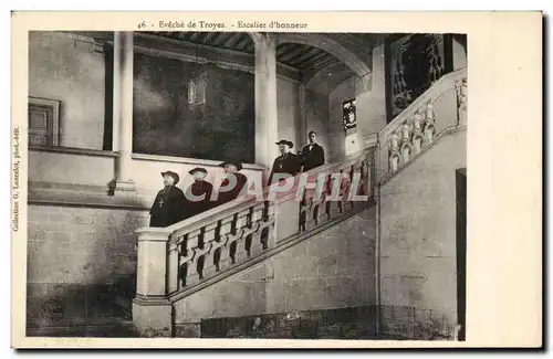 TRoyes Ansichtskarte AK Eveche Escalier d&#39honneur (pretres eveques)