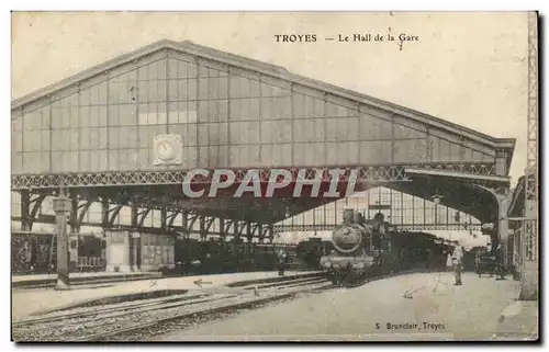 TRoyes Cartes postales Le hall de la gare (train)