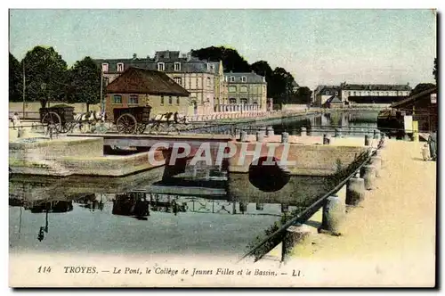 TRoyes Cartes postales Le pont le college de jeunes filles et le bassin