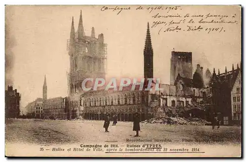Ansichtskarte AK Belgique Ruines d&#39Ypres Halles et hotel de ville apres le bombardement du 22 novembre 1914