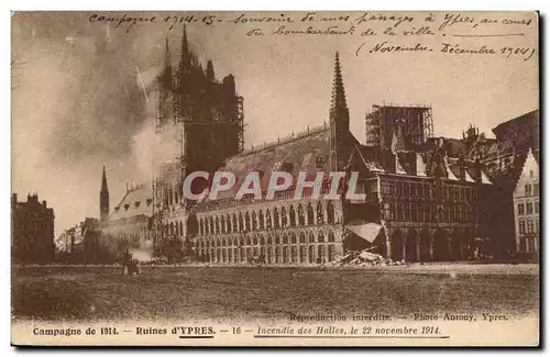 Cartes postales Belgique Ruines d&#39Ypres Incendie des halles le 22 novembre 1914