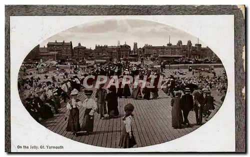 Grande Bretagne Great BRitain Cartes postales On the Jetty Gt Yarmouth