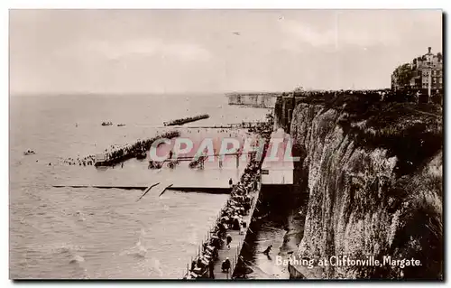 Grande Bretagne Great britain Ansichtskarte AK Bathing at Cliftonville Margate