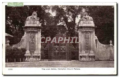 Grande Bretagne Great Britain Ansichtskarte AK London Hampton court palace The lion gates