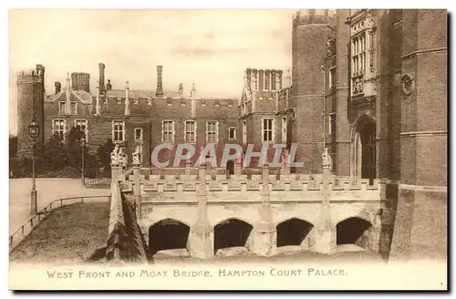 Grande Bretagne Great Britain Cartes postales West front and moat bridge Hampton Court palace