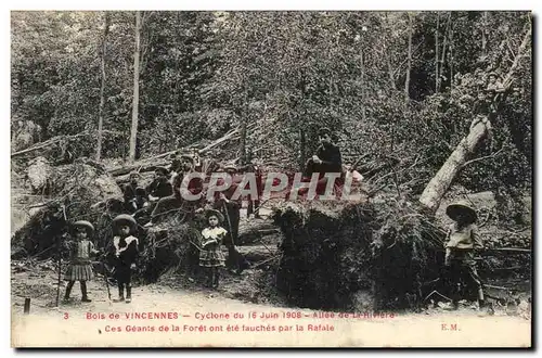 Vincennes Ansichtskarte AK Cyclone du 16 juin 1908 Allee de la riviere CEs geants de la foret ont ete fauches par