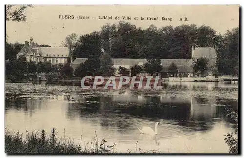 Flers - L'Hotel de Ville et le Grand Etang - Cartes postales