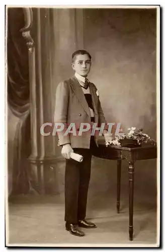 CARTE PHOTO Jeune homme a Lunel