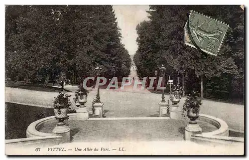 Vittel - Une Allee du Parc - Cartes postales