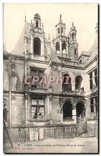 Caen Ansichtskarte AK Cour interieure de l&#39ancien hotel de Valois