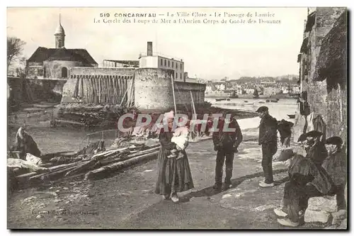 Concarneau Cartes postales Le ville close Le passage de Lanriec Le cercle des loups de mer a l&#39ancien corps d
