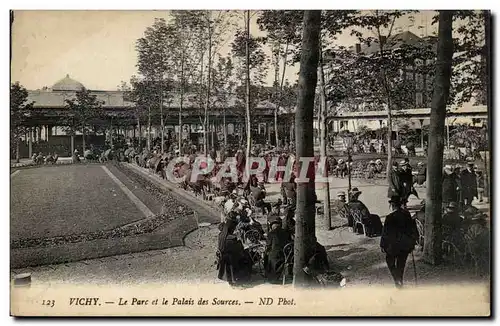 Vichy - Le parc et le Palais es Sources - Cartes postales