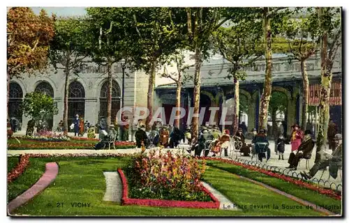 Vichy - Le Parc devant la Square de l&#39Hopital - Cartes postales