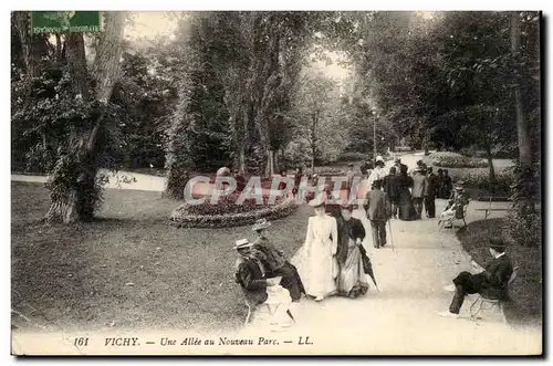 Vichy - Une Allee au Nouveau parc - Ansichtskarte AK