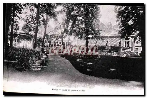 Vichy - Parc et Source Lardy - Cartes postales