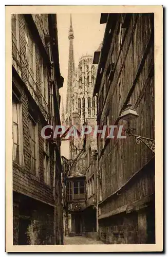 Rouen Cartes postales Vieille rue Au fond la cathedrale