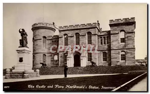 Great Britain Cartes postales The castle and Flora Mac Donal&#39s statue Inverness