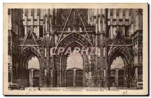 Troyes Ansichtskarte AK La cathedrale Ensemble des trois portails