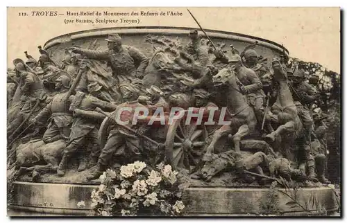 Troyes Ansichtskarte AK Bas relief du monument des enfants de l&#39aube (par Briden sculpteur troyen)