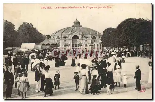 Troyes Cartes postales Le boulervard Gambetta et le cirque un jour de fete (circus)