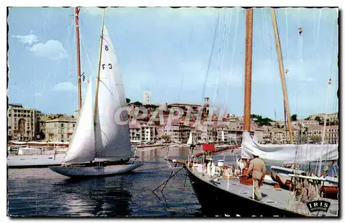 Cannes Cartes postales Un coin du port et le Suqust
