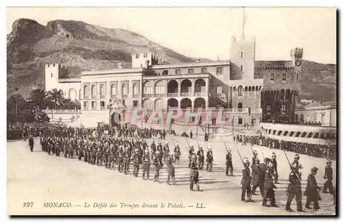 Monaco Ansichtskarte AK le deile des troupes devant le palais