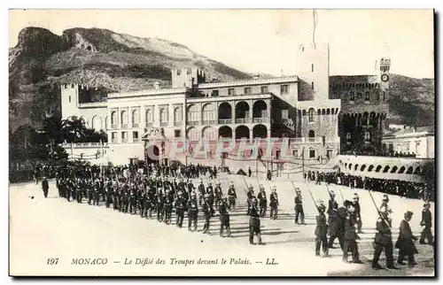 Monaco Cartes postales le defile des troupes devant le palais