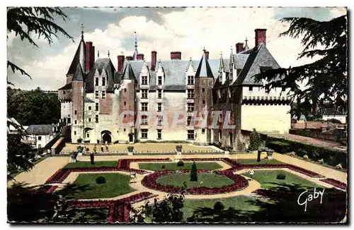 Langeais Cartes postales Le chateau facade interieure et le jardin