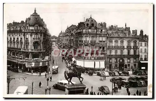 Orleans Ansichtskarte AK la statue de Jeanne d&#39arc La rue de la Republique