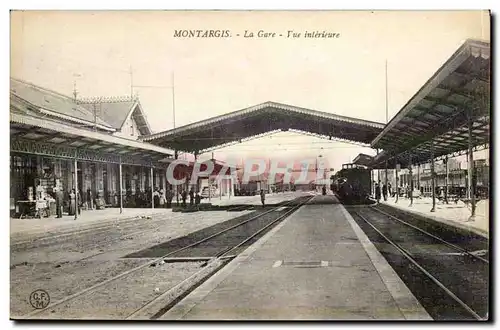 Montargis Ansichtskarte AK La gare Vue interieure (train)