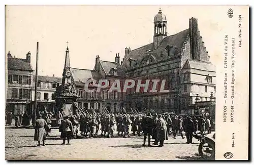 Noyon Cartes postales Grand place L&#39hotel de ville