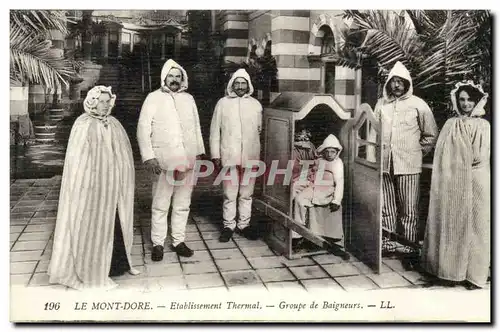 Cartes postales Le Mont Dore Etablissement thermal Groupe de baigneurs