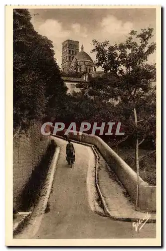 Angouleme Ansichtskarte AK Vieille rue Saint Martin et la cathedrale