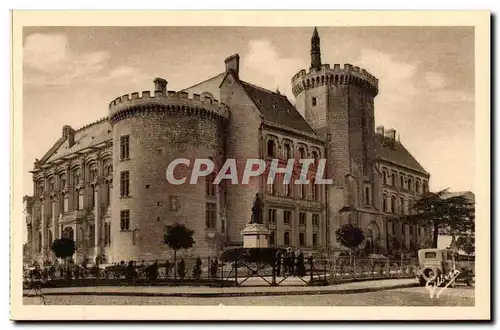 Angouleme Ansichtskarte AK Hotel de ville et nouveau square